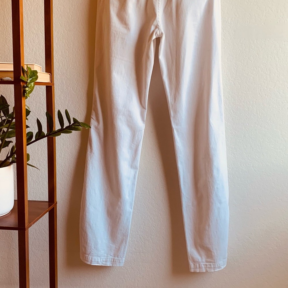 White Aeropostale Jeans Size 7/8 Long